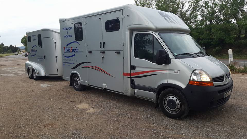 Camion avec remorque TransEquin chauffeur