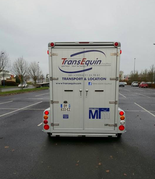 arrière camion TransEquin chauffeur